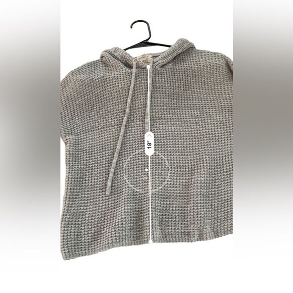 Hippy Rose small pull over gray hoodie sweater - Picture 6 of 8